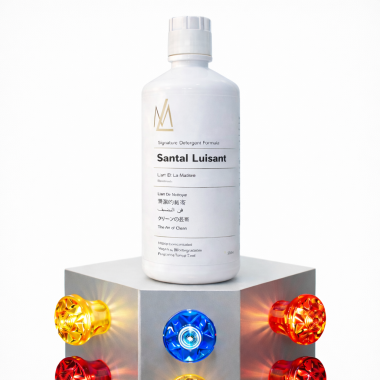 Santal Luisant Signature Detergent 
